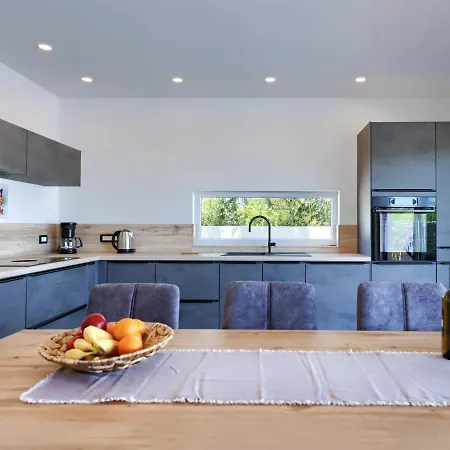 Nyaraló Dora By Interhome Póla