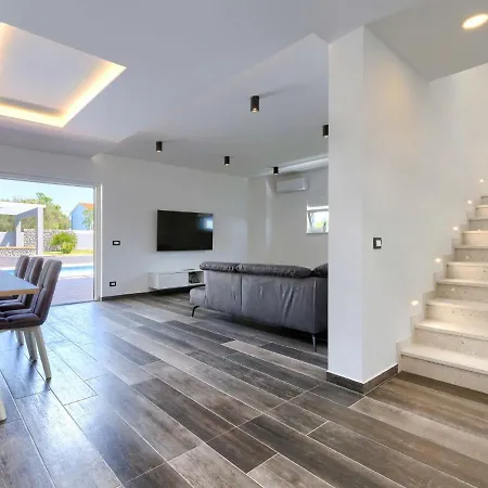 Dora By Interhome Nyaraló