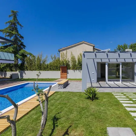 Сasa de vacaciones Dora By Interhome Pula