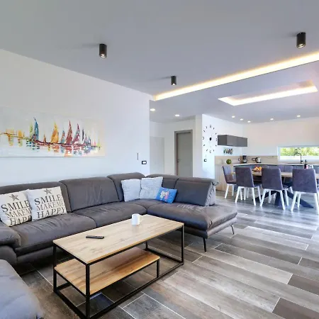 Ferienhaus Dora By Interhome