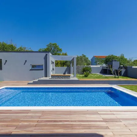 Dora By Interhome بيت للعطل بولا