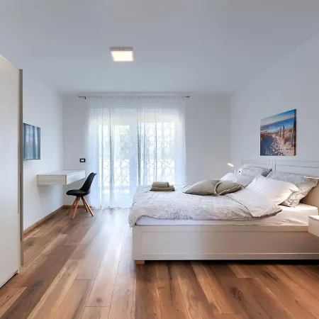Semesterbostad Dora By Interhome Pula
