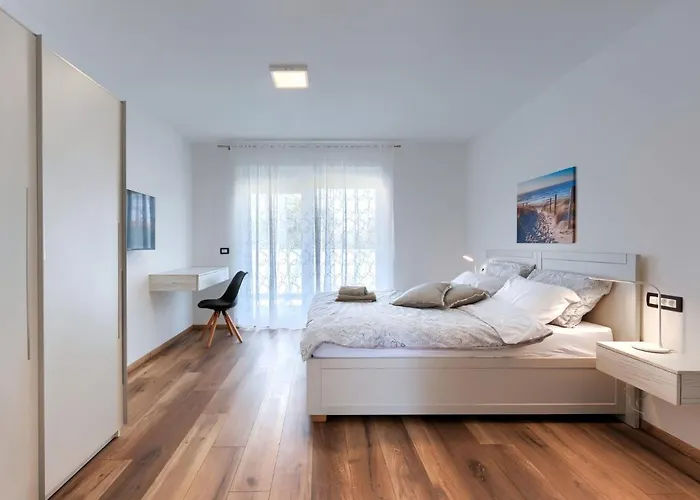 בית נופש Dora By Interhome פולה